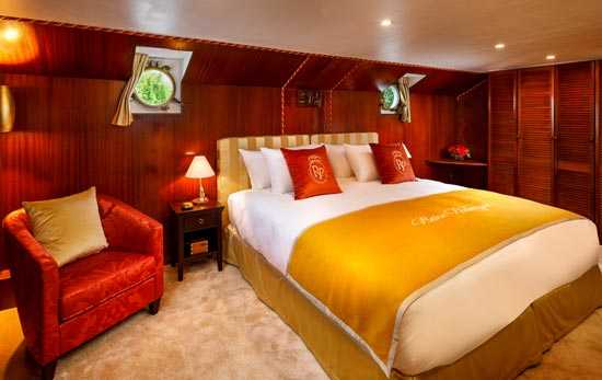 Royal Suite no 1 on board La Reine Pedauque